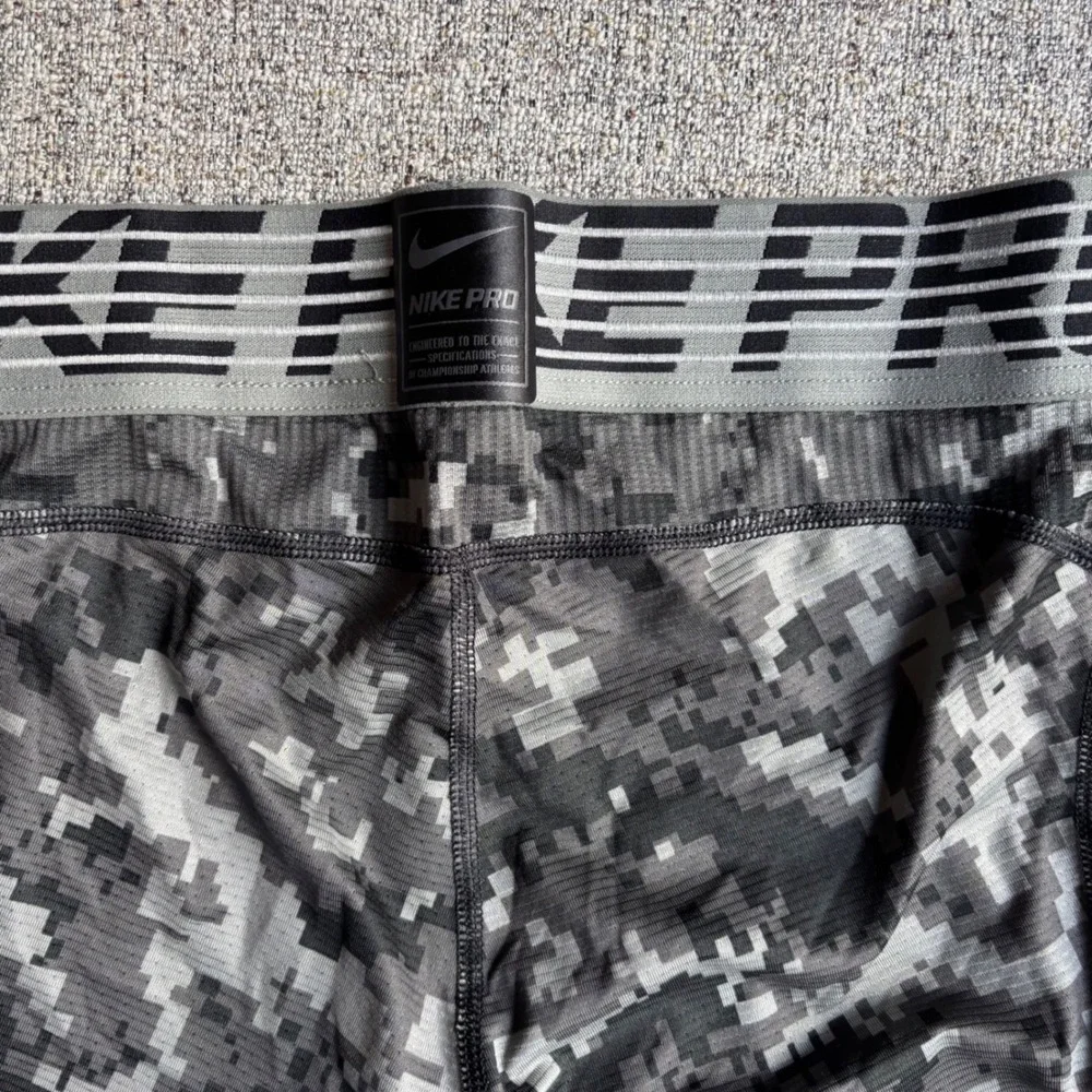 Nike Pro Hypercool Compression Digital Camo Nike Tights Mens S Grey 3/4 Legging